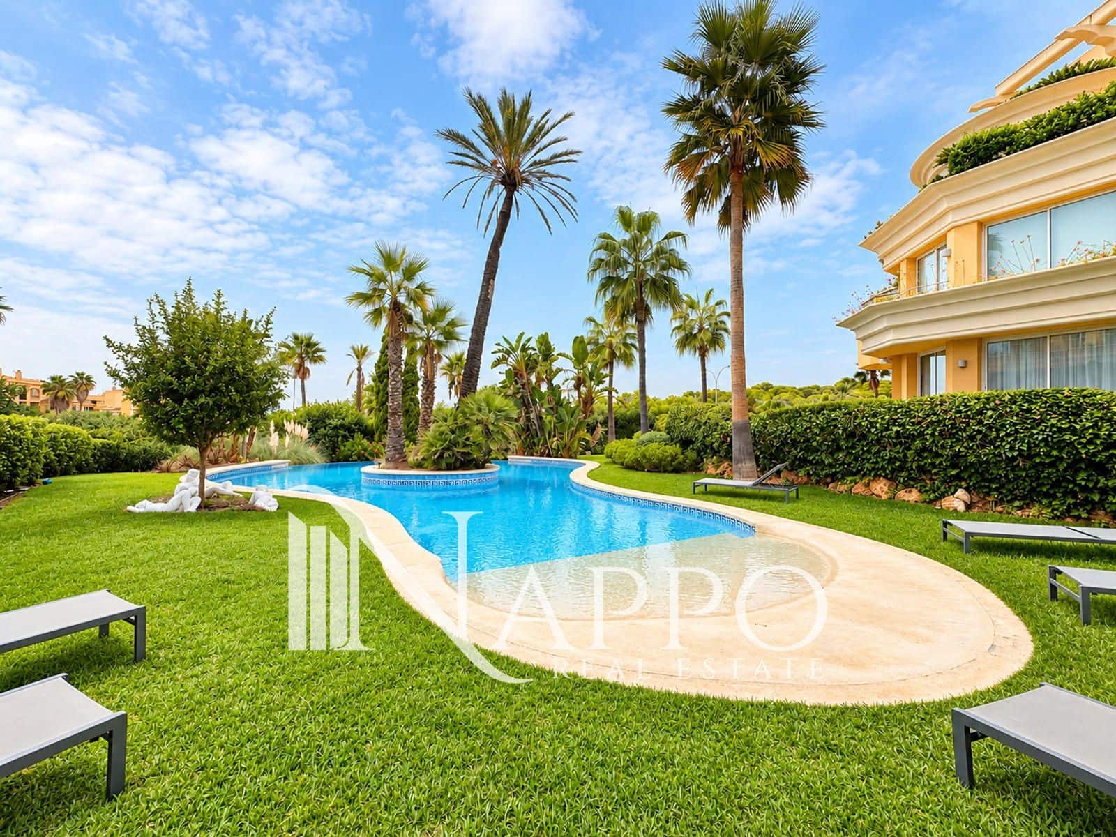 3 bedroom Townhouse for sale in Santa Ponsa with pool garage - € 1,160,000 (Ref: 10145052)
