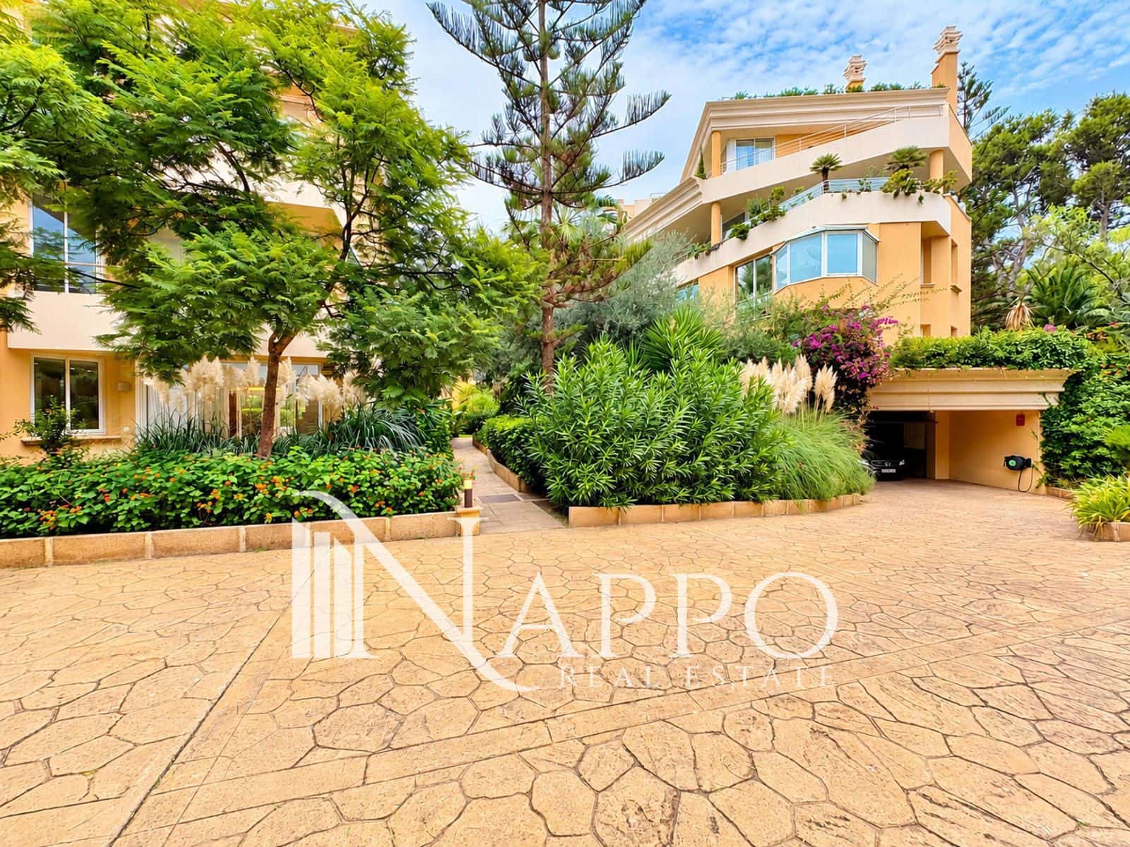 3 bedroom Townhouse for sale in Santa Ponsa with pool garage - € 1,160,000 (Ref: 10145052)