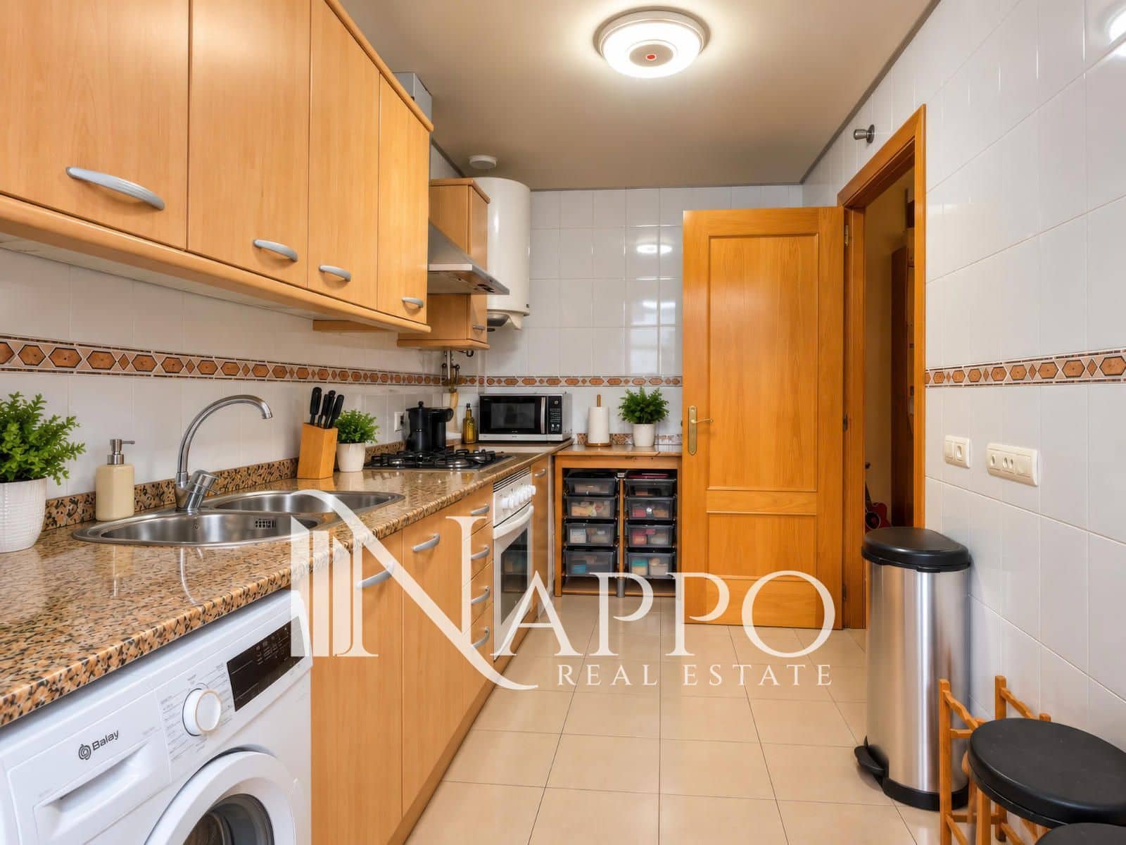 2 bedroom Flat for sale in Palma de Mallorca with pool - € 317,000 (Ref: 10153153)