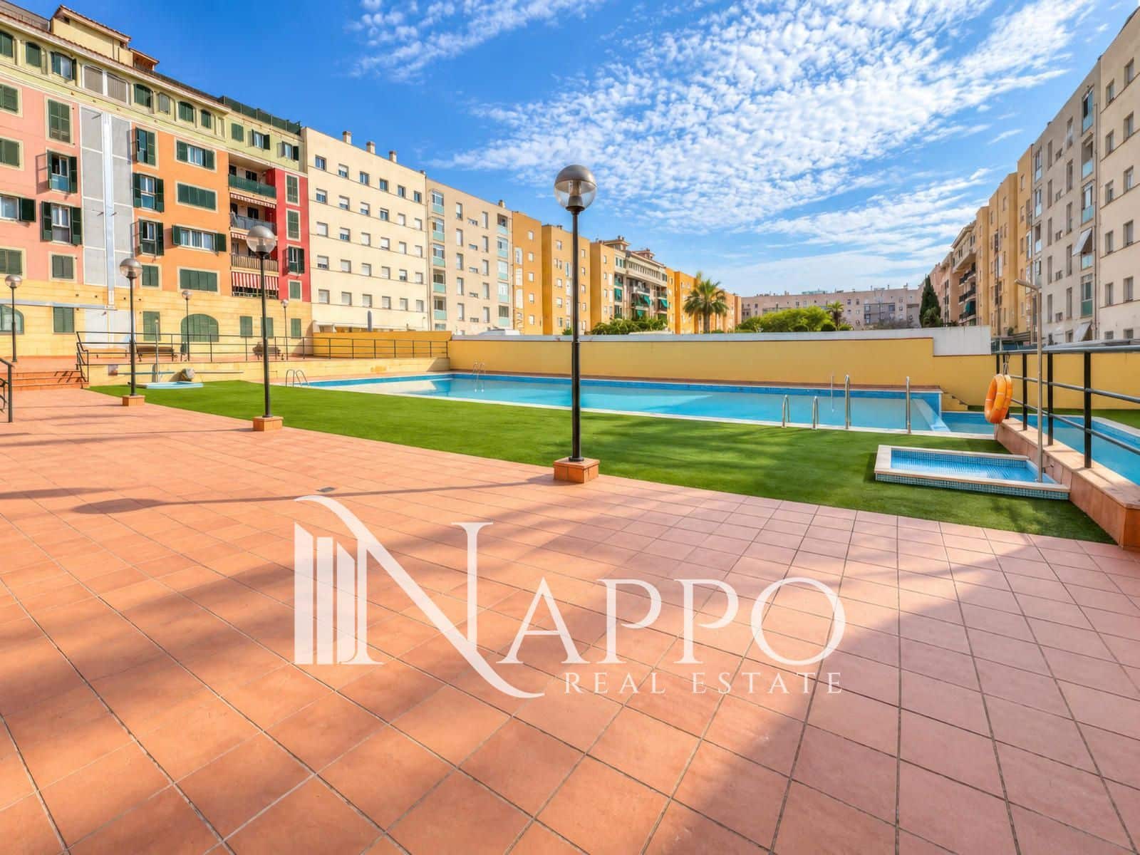 2 bedroom Flat for sale in Palma de Mallorca with pool - € 317,000 (Ref: 10153153)