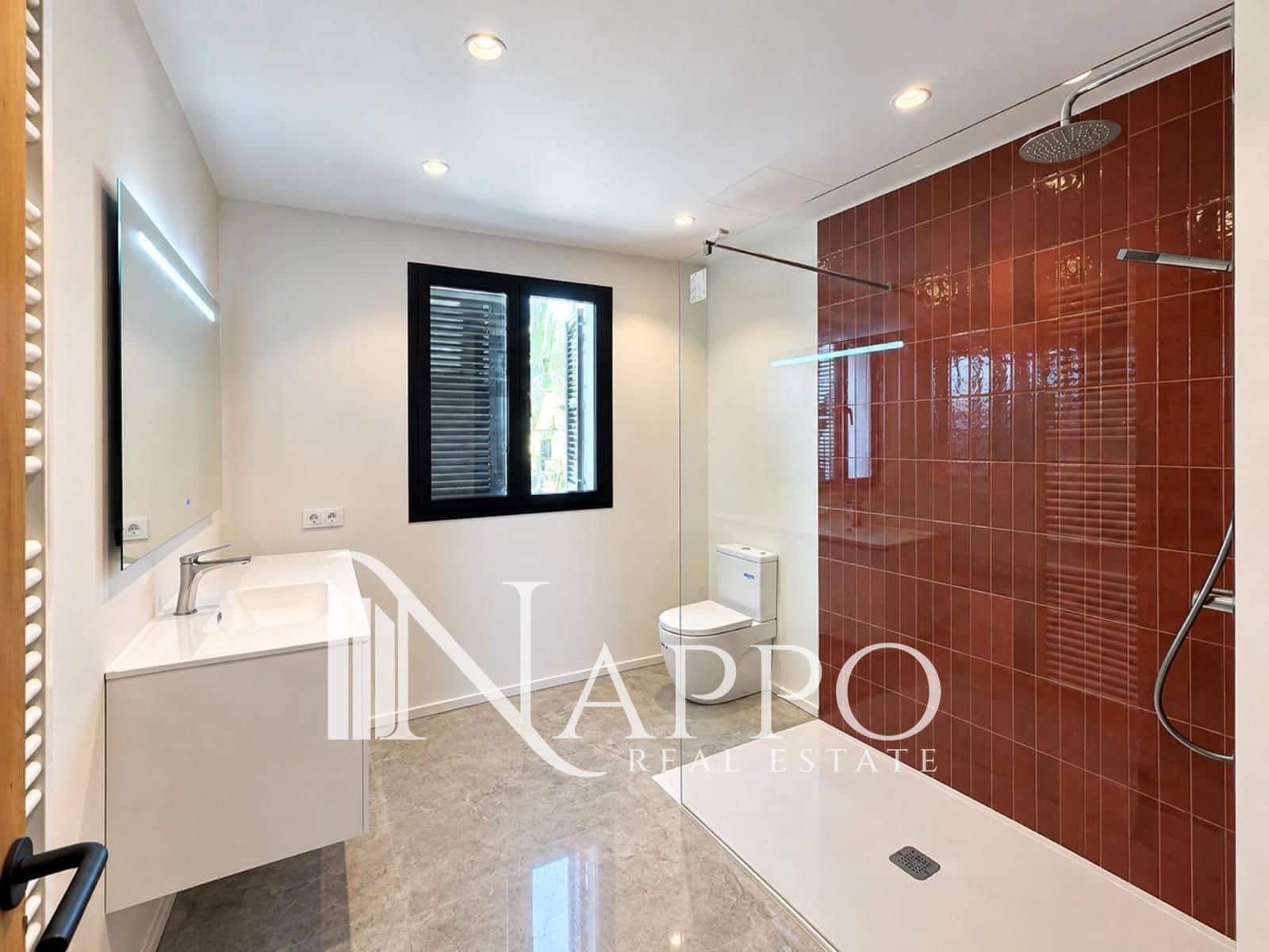4 quarto Casa em Banda para venda em Genova com piscina garagem - 1 300 000 € (Ref: 10155870)