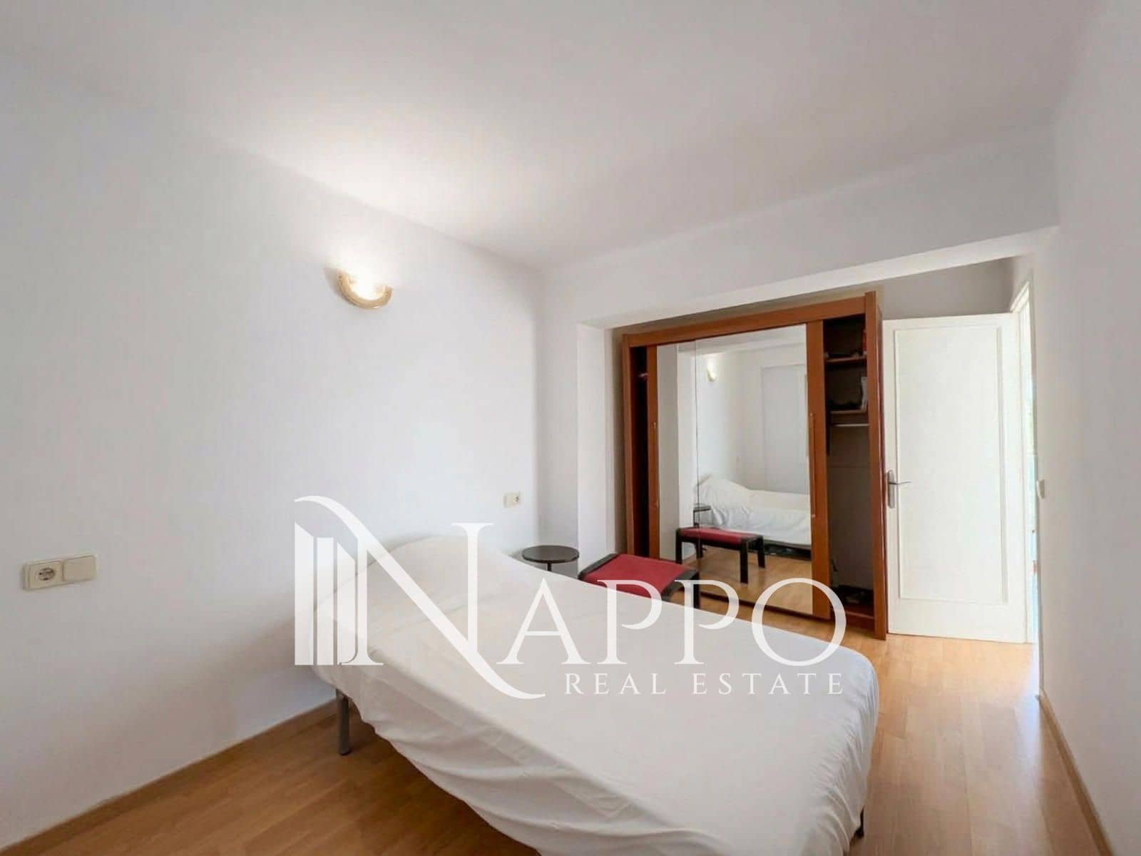 3 bedroom Flat for sale in Palma de Mallorca - € 290,000 (Ref: 10163627)