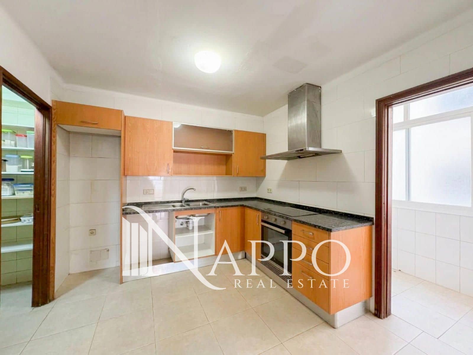 3 bedroom Flat for sale in Palma de Mallorca - € 290,000 (Ref: 10163627)