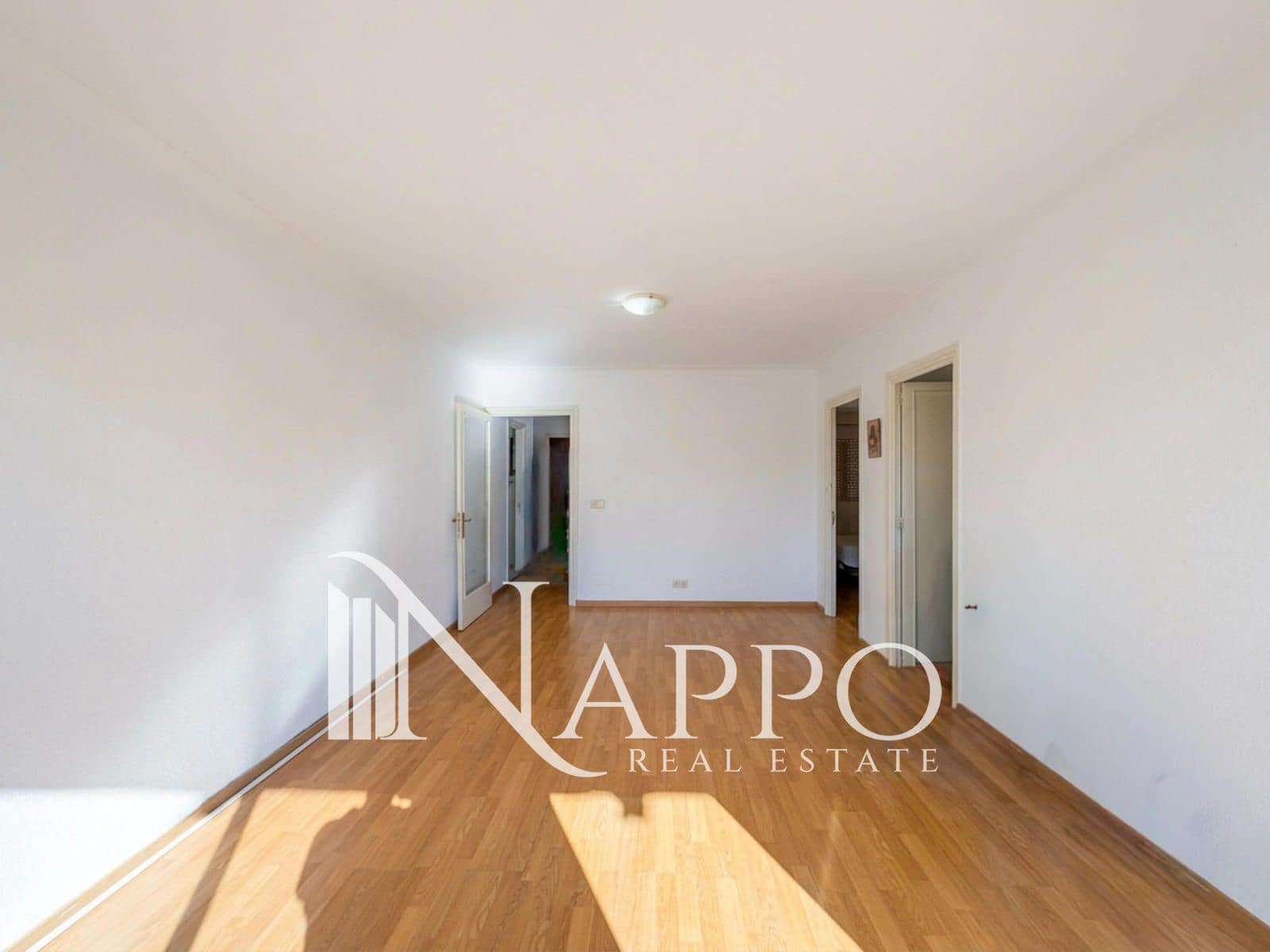 3 bedroom Flat for sale in Palma de Mallorca - € 290,000 (Ref: 10163627)