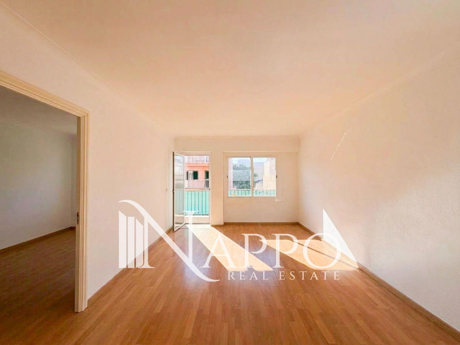 3 bedroom Flat for sale in Palma de Mallorca - € 290,000 (Ref: 10163627)
