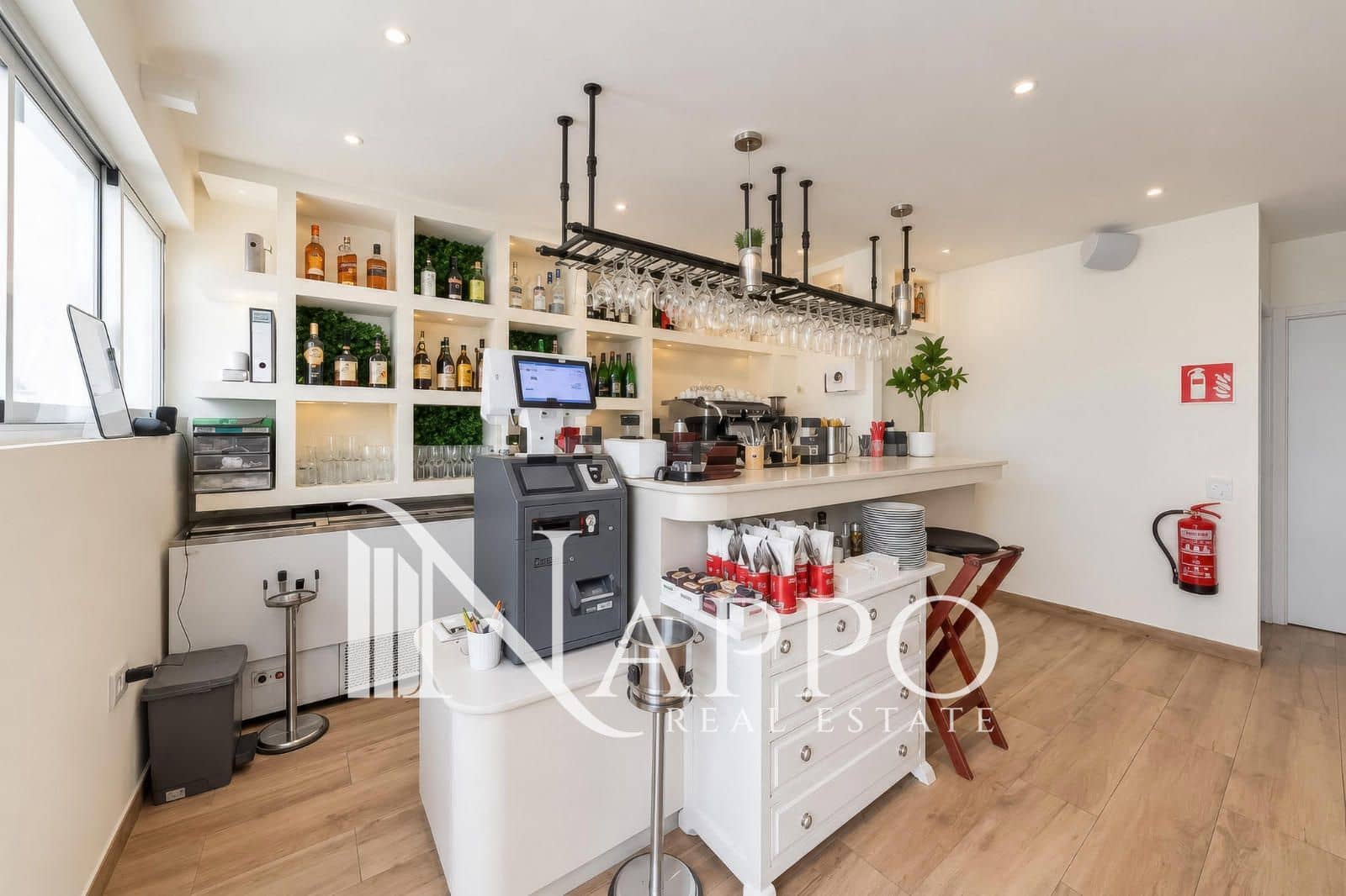 Commercial for sale in Cala Mayor - € 690,000 (Ref: 10179497)