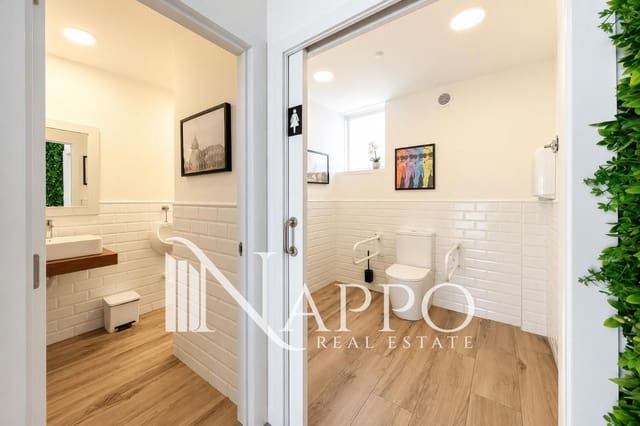 Kaupallinen myytävänä paikassa Cala Mayor, Palma de Mallorca - 690 000 € (Ref: 10179497)