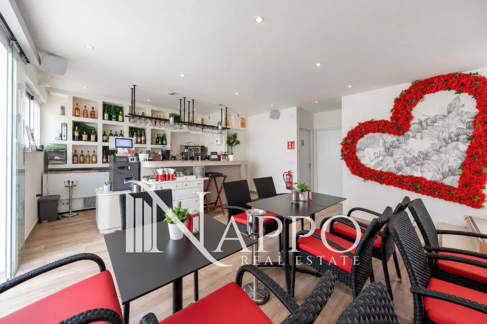 Commercial for sale in Cala Mayor - € 690,000 (Ref: 10179497)