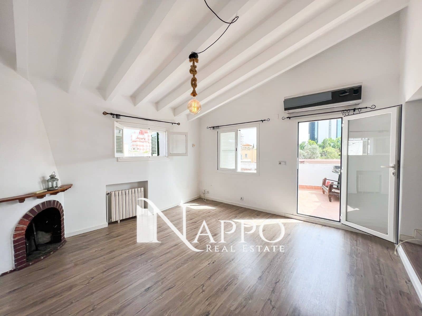 2 bedroom Penthouse for rent in Palma de Mallorca - € 1,350 (Ref: 7685979)