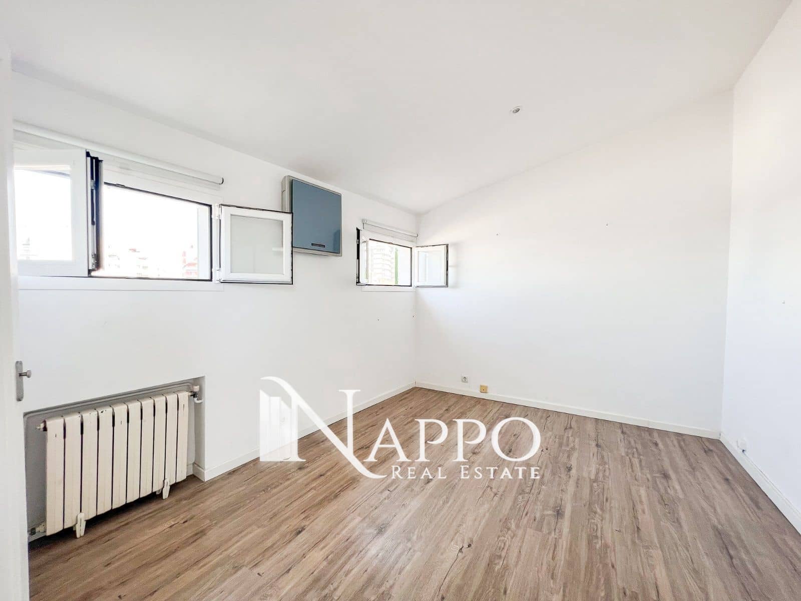 2 bedroom Penthouse for rent in Palma de Mallorca - € 1,350 (Ref: 7685979)