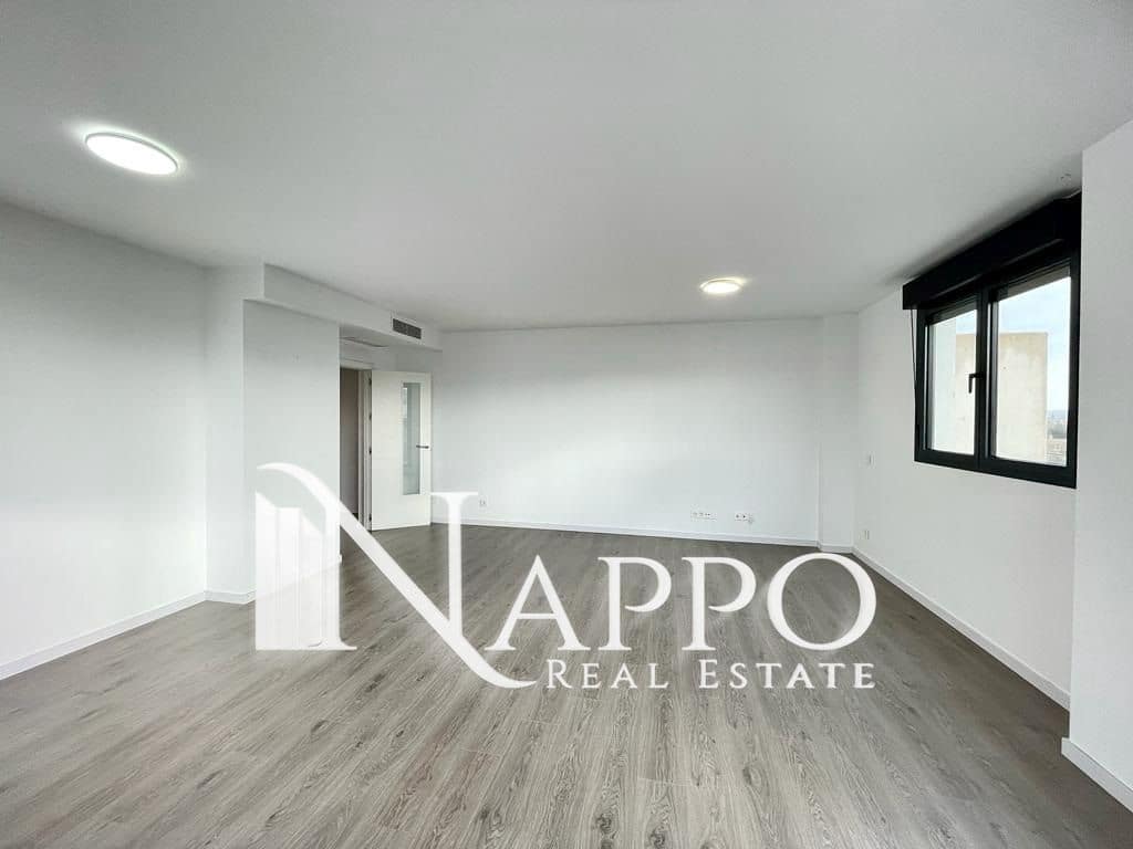 4 soveværelse Penthouse til leje i Palma de Mallorca med swimmingpool garage - € 2.400 (Ref: 8040717)