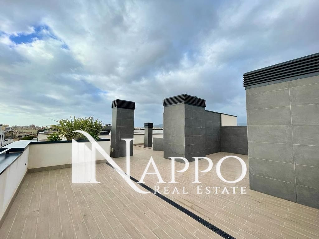 4 soveværelse Penthouse til leje i Palma de Mallorca med swimmingpool garage - € 2.400 (Ref: 8040717)