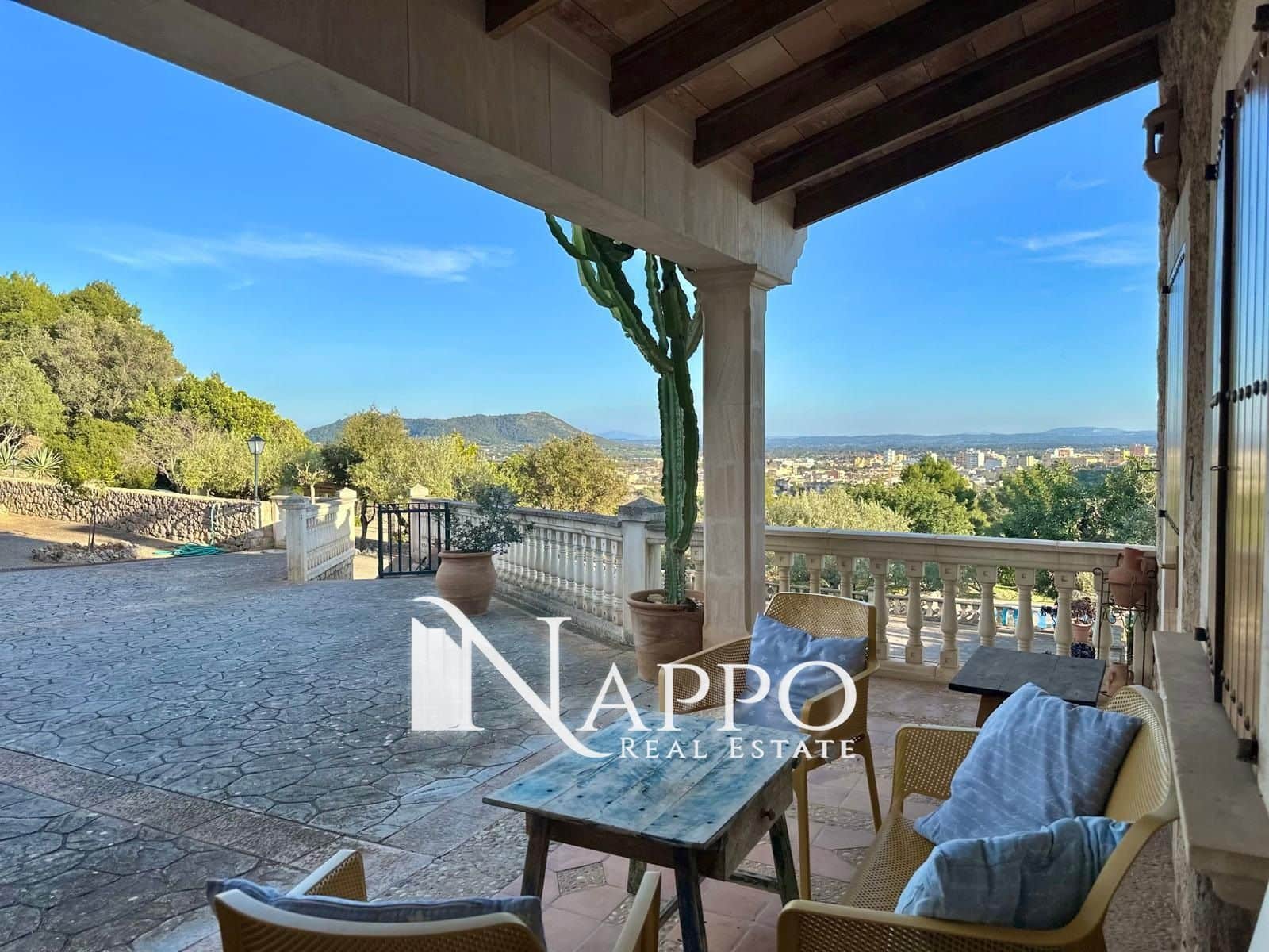 Chalet de 8 habitaciones en Inca en venta con piscina garaje - 3.350.000 € (Ref: 8151698)