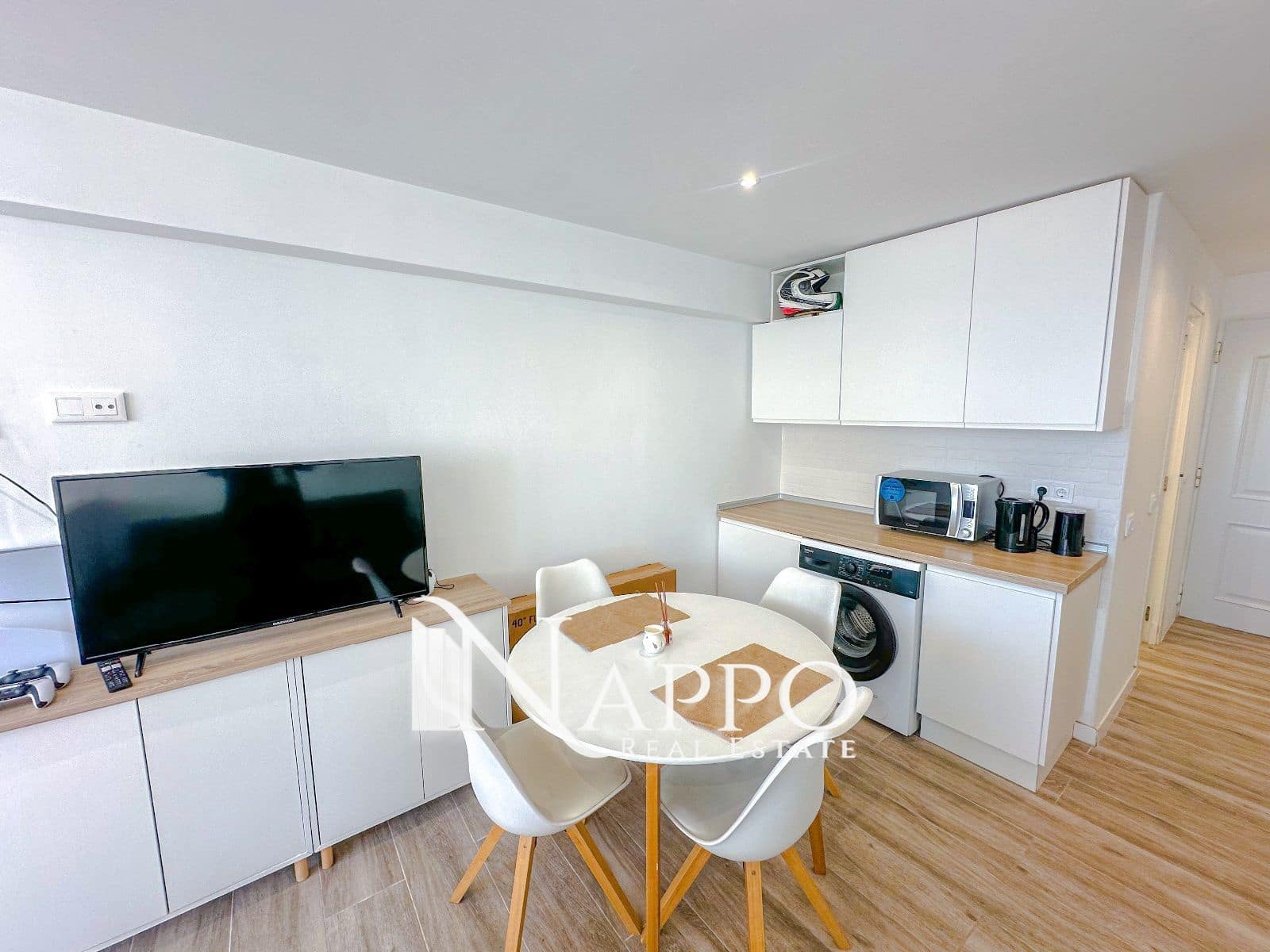 Flat for rent in Cala Mayor - € 1,050 (Ref: 8176794)