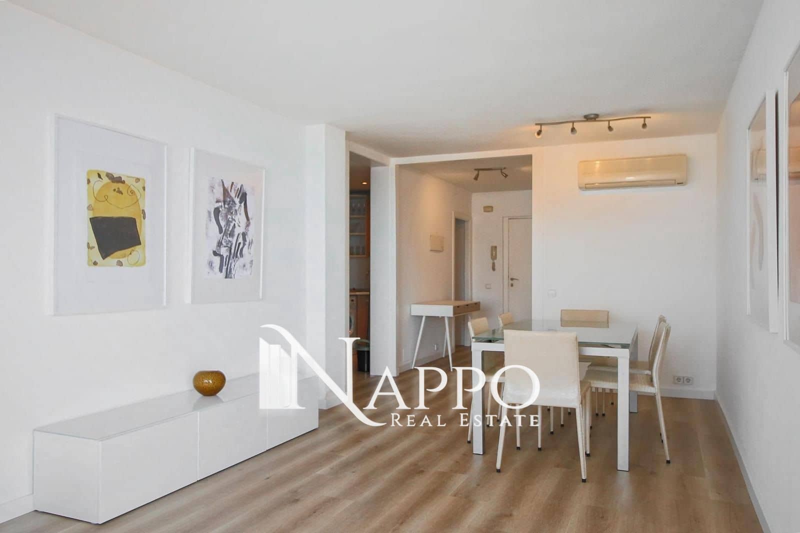 2 slaapkamer Flat te huur in Cala Mayor - € 2.000 (Ref: 8220022)