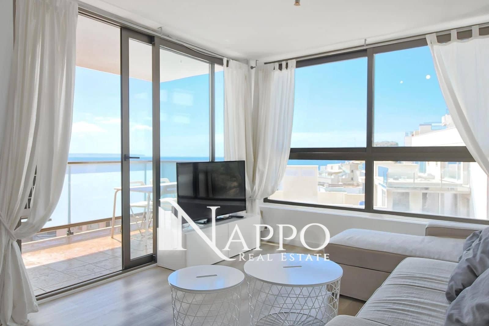 2 slaapkamer Flat te huur in Cala Mayor - € 2.000 (Ref: 8220022)