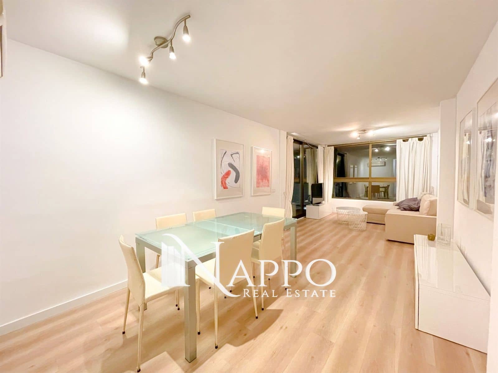 2 slaapkamer Flat te huur in Cala Mayor - € 2.000 (Ref: 8220022)