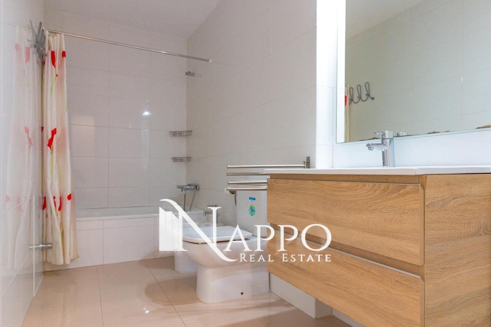 2 slaapkamer Flat te huur in Cala Mayor - € 2.000 (Ref: 8220022)