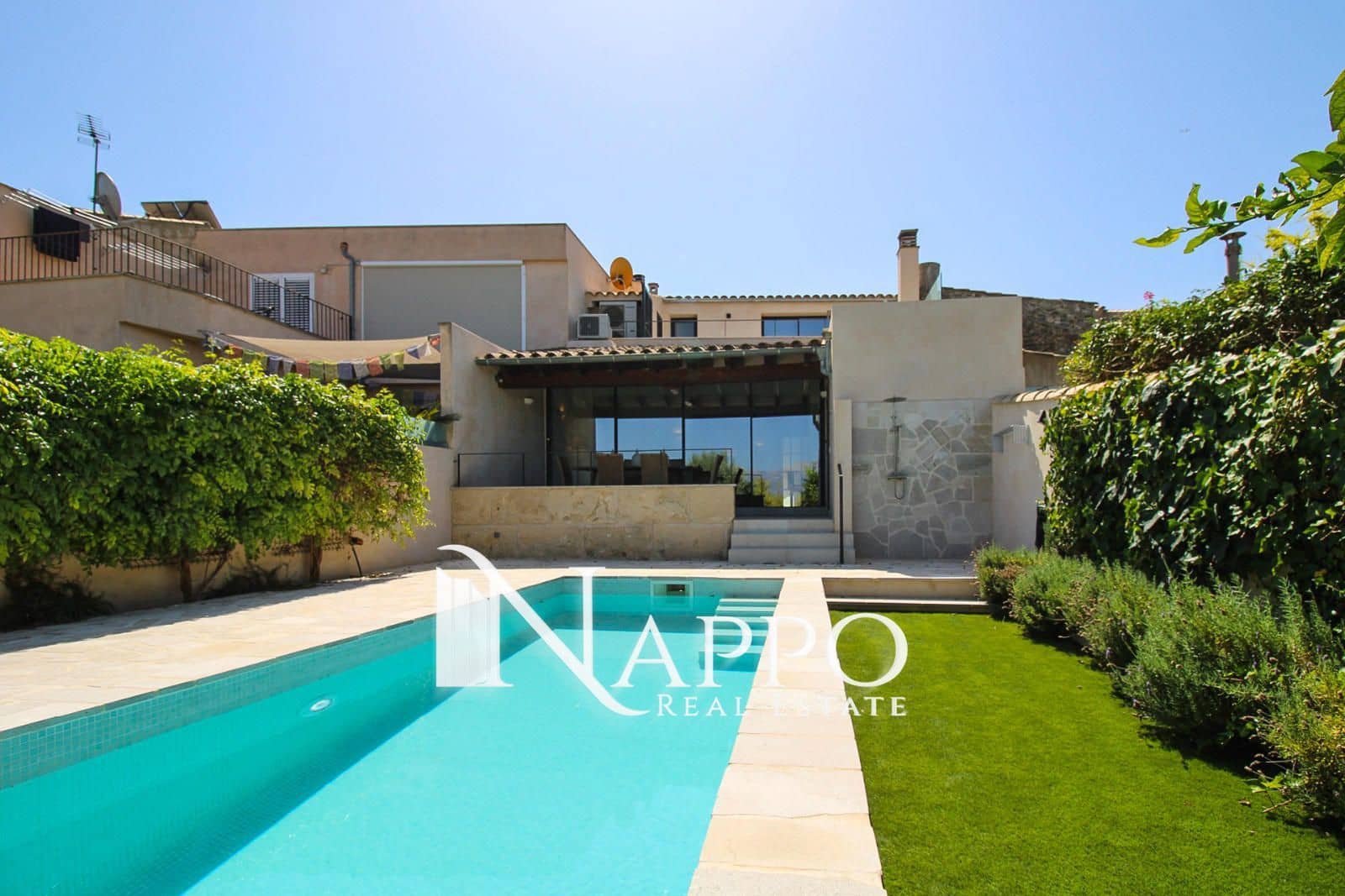 3 soveværelse Villa til salg i Llubi med swimmingpool garage - € 1.390.000 (Ref: 8462606)