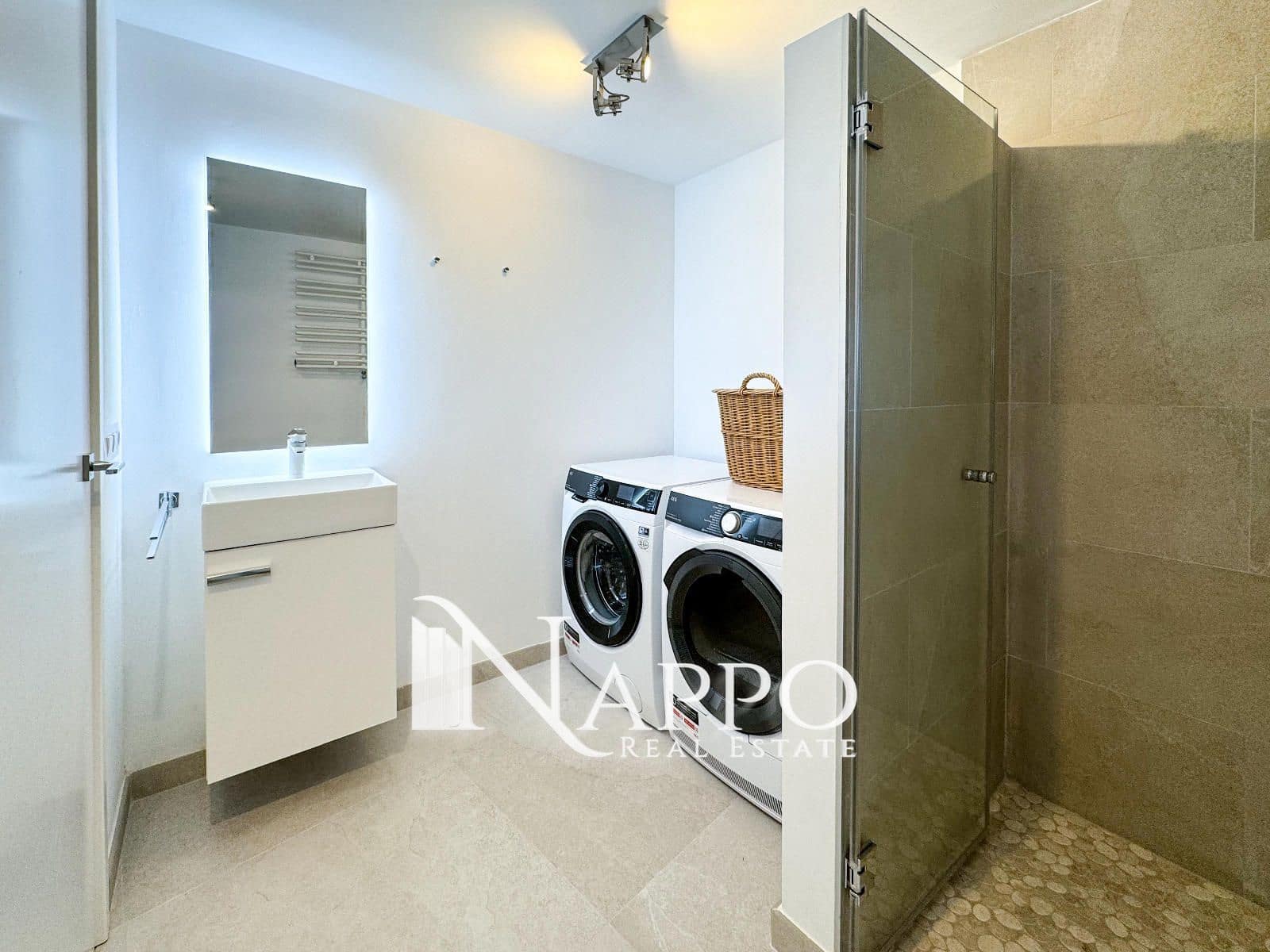 3 soveværelse Villa til salg i Llubi med swimmingpool garage - € 1.390.000 (Ref: 8462606)