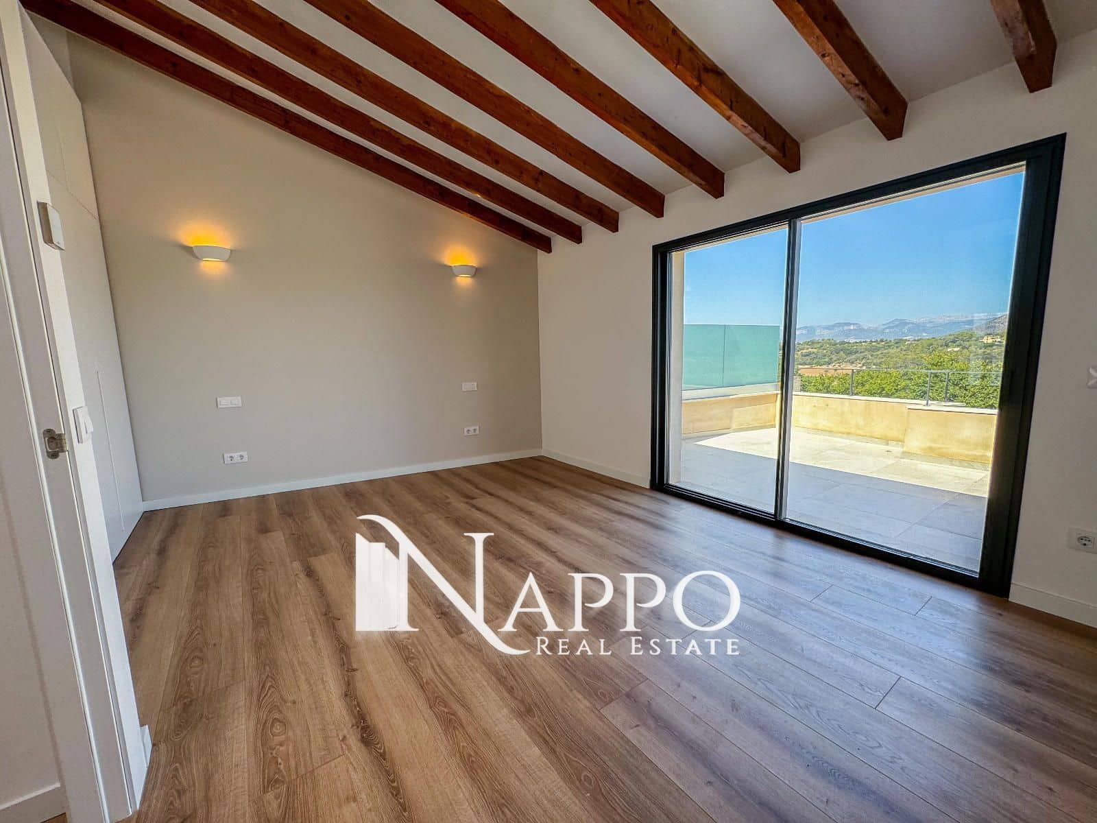 3 soveværelse Villa til salg i Llubi med swimmingpool garage - € 1.390.000 (Ref: 8462606)