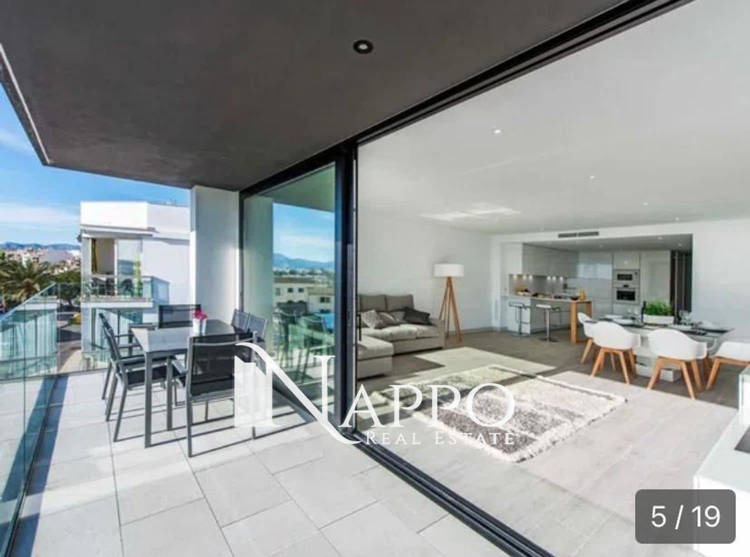 3 bedroom Flat for rent in Puerto de Alcudia - € 2,500 (Ref: 8532876)