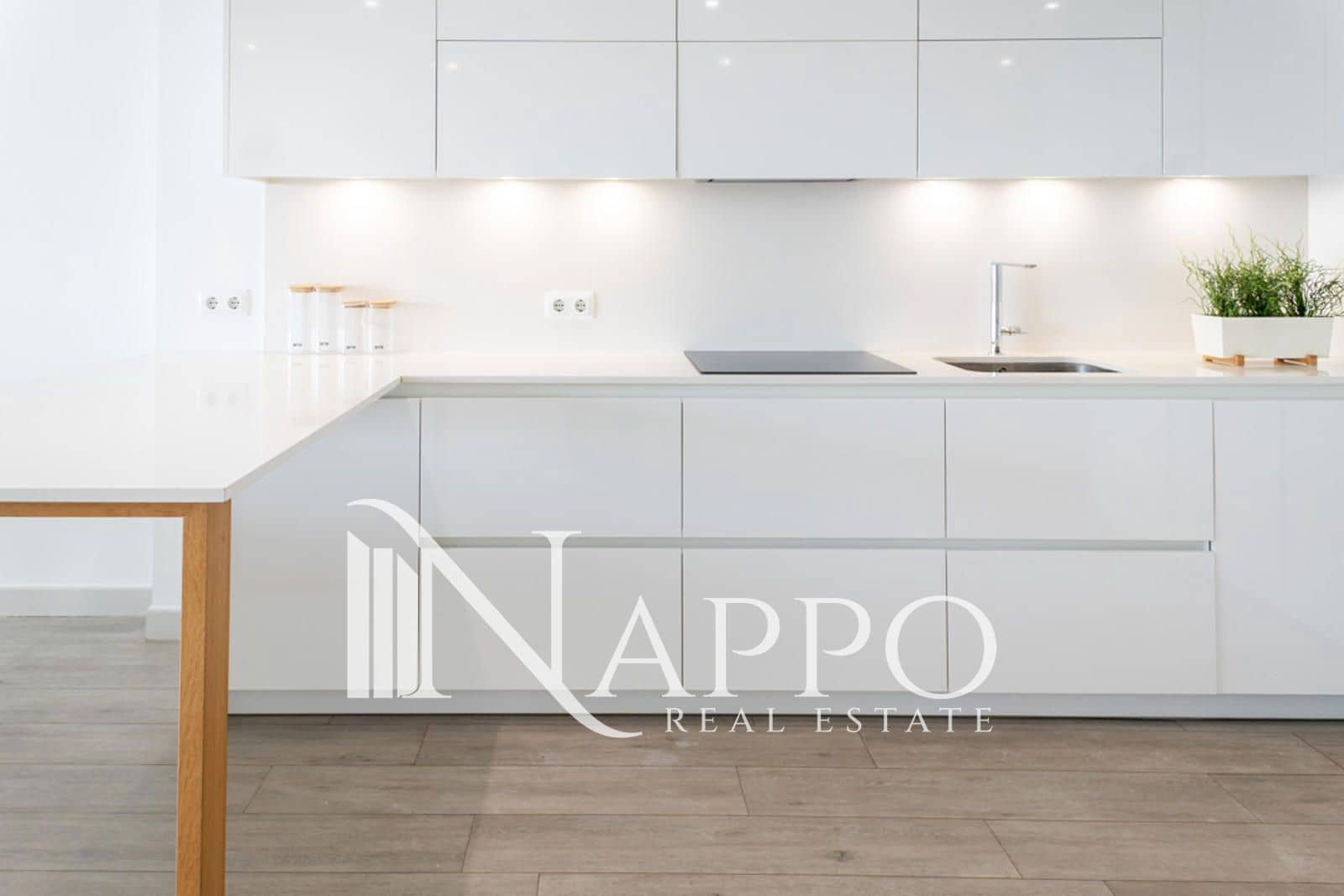 3 bedroom Flat for rent in Puerto de Alcudia - € 2,500 (Ref: 8532876)