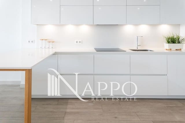 3 bedroom Flat for rent in Puerto de Alcudia, Alcúdia - € 2,500 (Ref: 8532876)