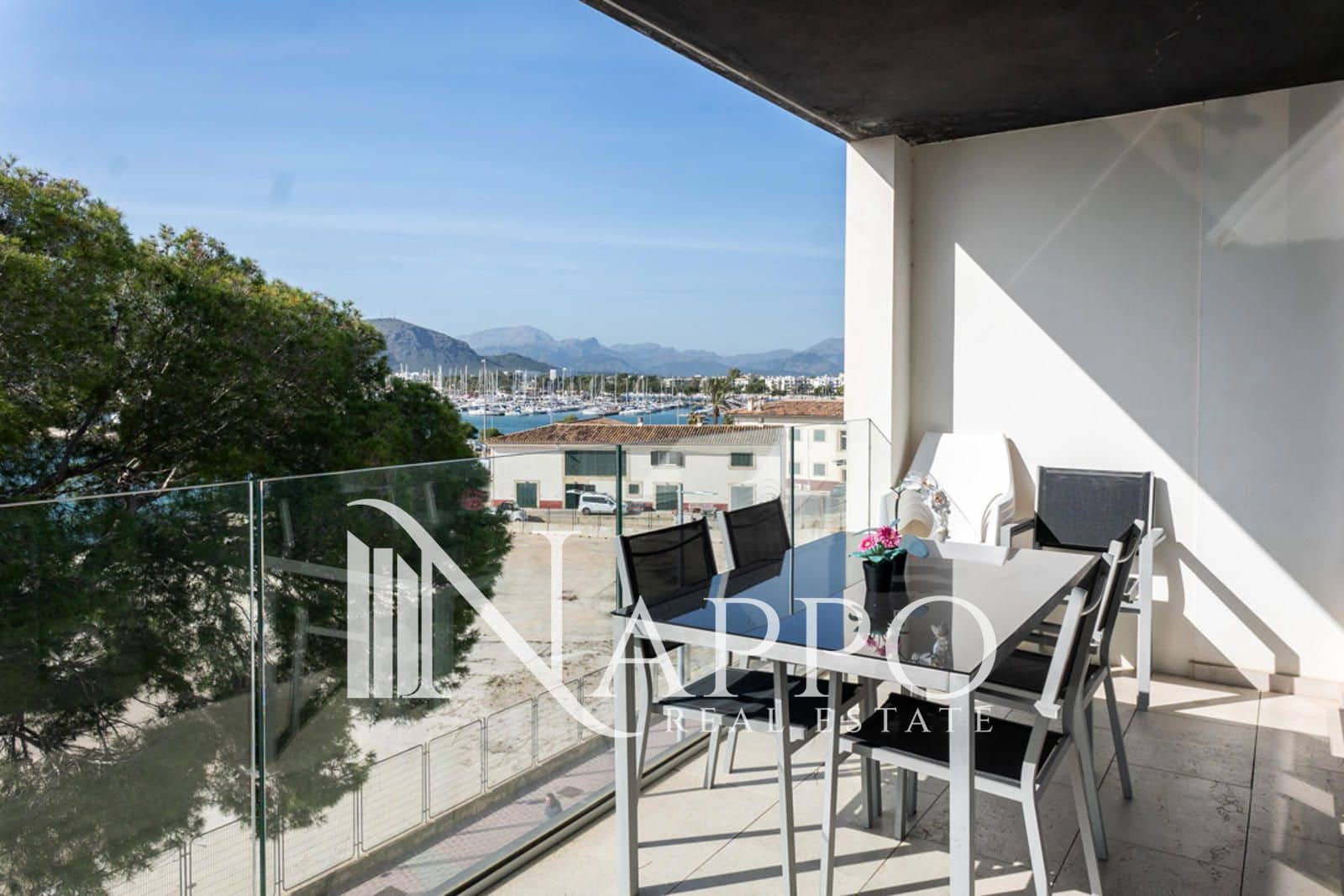 3 bedroom Flat for rent in Puerto de Alcudia - € 2,500 (Ref: 8532876)