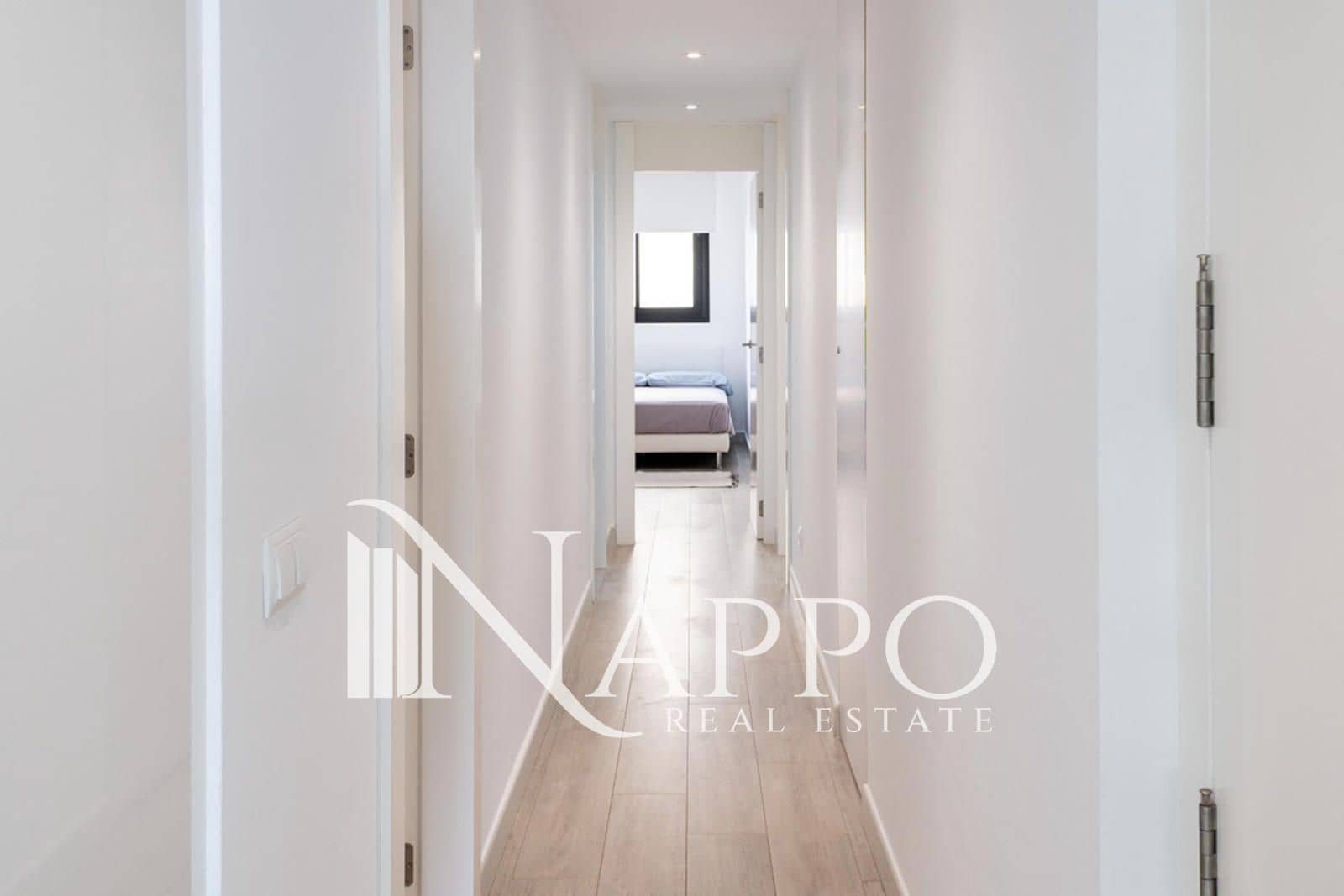 3 bedroom Flat for rent in Puerto de Alcudia - € 2,500 (Ref: 8532876)