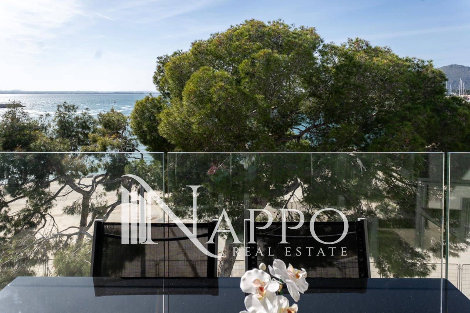 3 bedroom Flat for rent in Puerto de Alcudia - € 2,500 (Ref: 8532876)