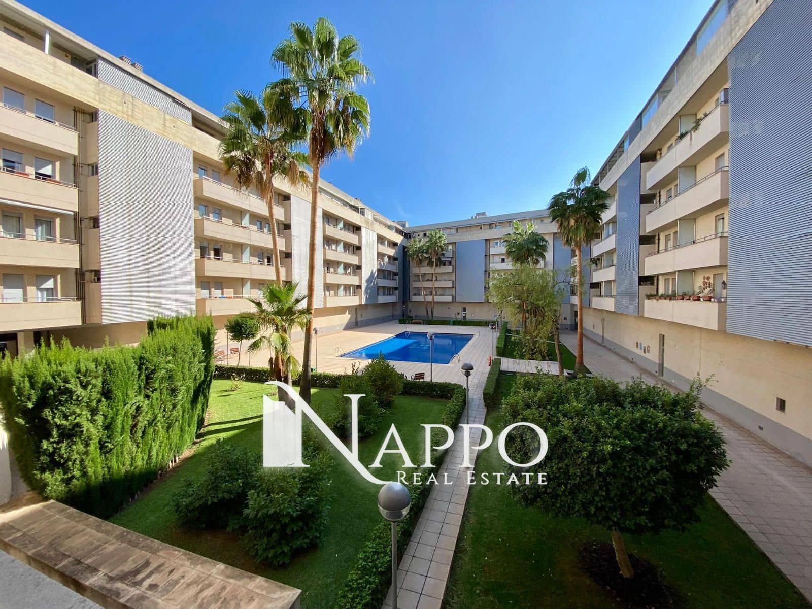 2 slaapkamer Flat te huur in Palma de Mallorca met zwembad garage - € 1.800 (Ref: 8535515)