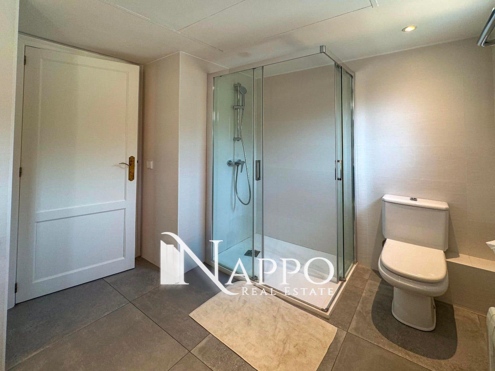 3 soverom Leilighet til salgs i Bendinat med svømmebasseng garasje - € 1 600 000 (Ref: 8574351)