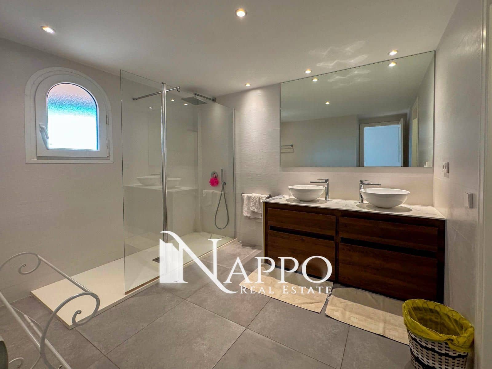 3 soverom Leilighet til salgs i Bendinat med svømmebasseng garasje - € 1 600 000 (Ref: 8574351)