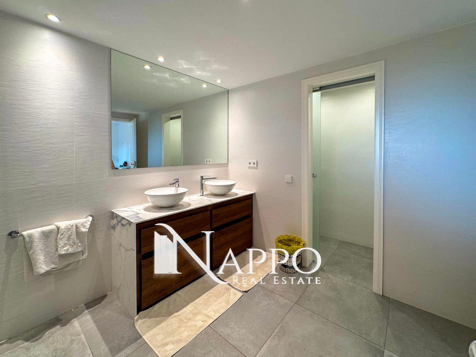 3 soverom Leilighet til salgs i Bendinat med svømmebasseng garasje - € 1 600 000 (Ref: 8574351)