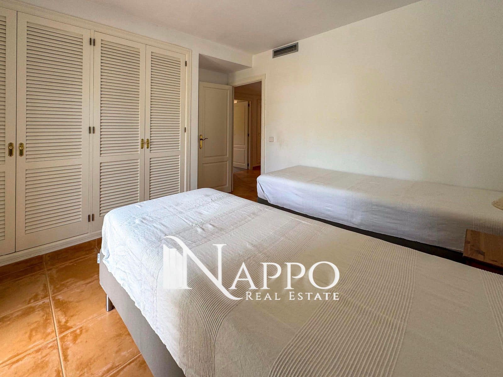 3 soverom Leilighet til salgs i Bendinat med svømmebasseng garasje - € 1 600 000 (Ref: 8574351)