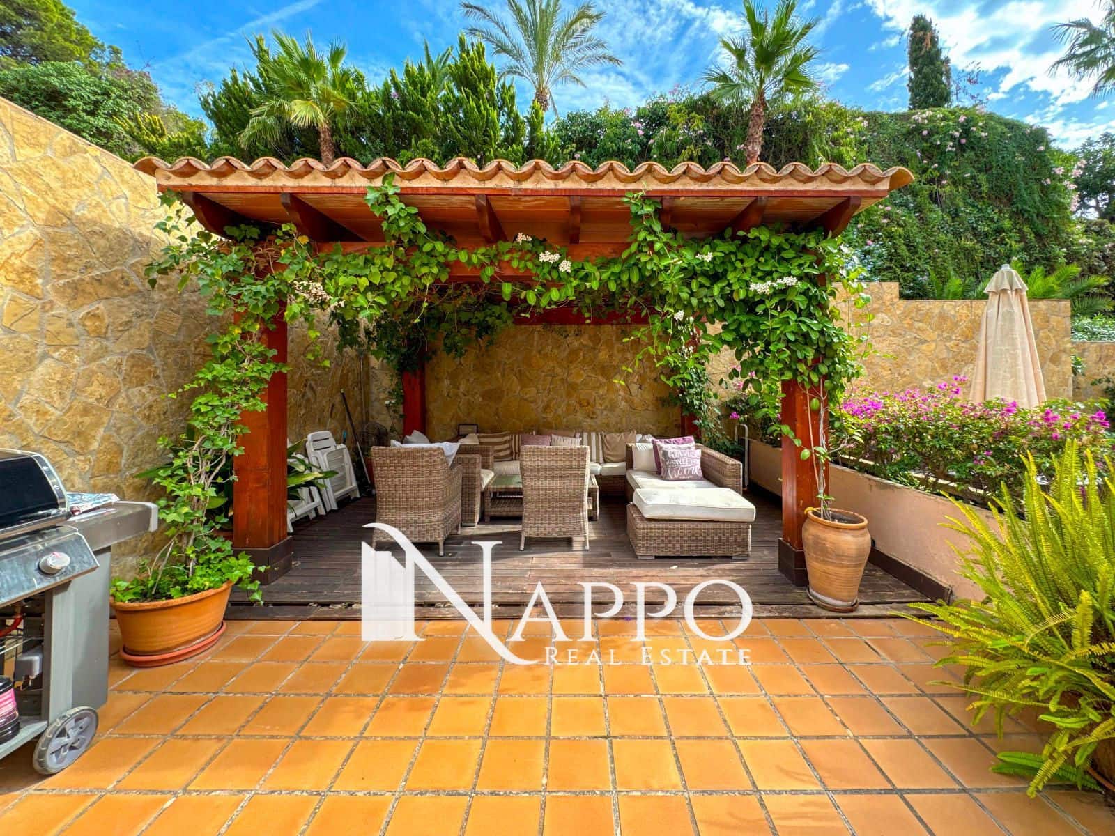 3 soverom Leilighet til salgs i Bendinat med svømmebasseng garasje - € 1 600 000 (Ref: 8574351)