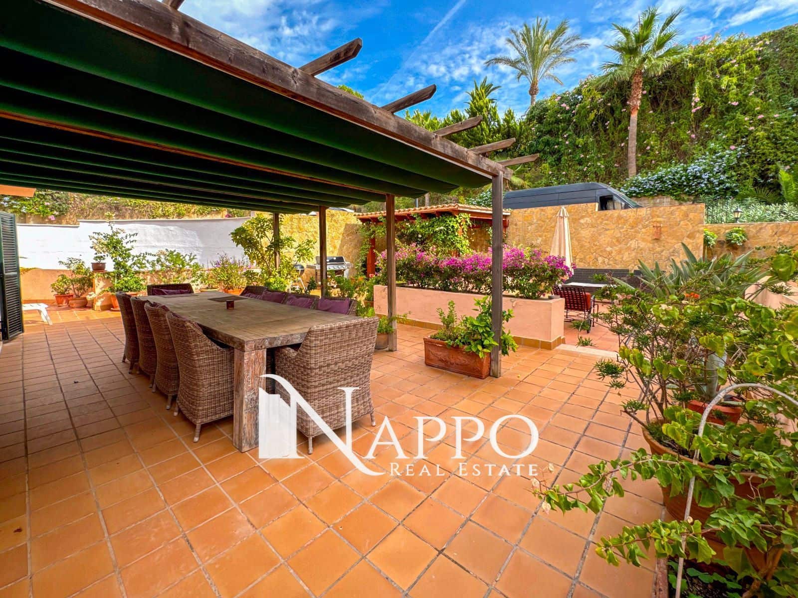 3 soverom Leilighet til salgs i Bendinat med svømmebasseng garasje - € 1 600 000 (Ref: 8574351)