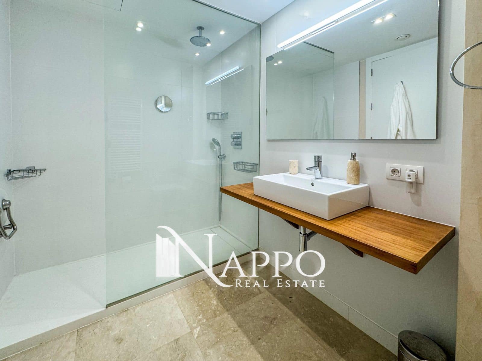 2 soveværelse Penthouse til salg i Bendinat med swimmingpool garage - € 2.225.000 (Ref: 8578541)