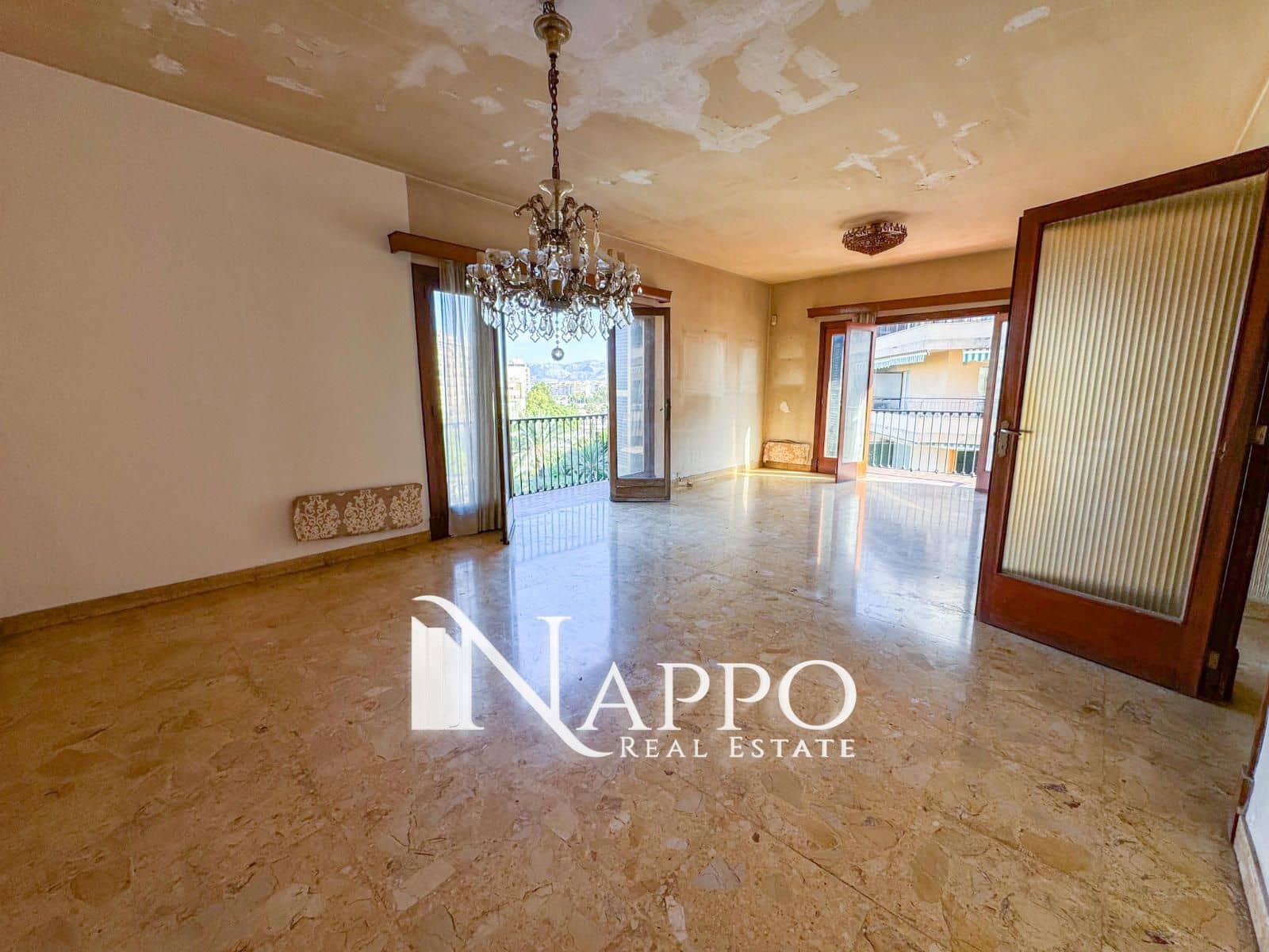 5 bedroom Flat for sale in Palma de Mallorca - € 899,000 (Ref: 8583292)
