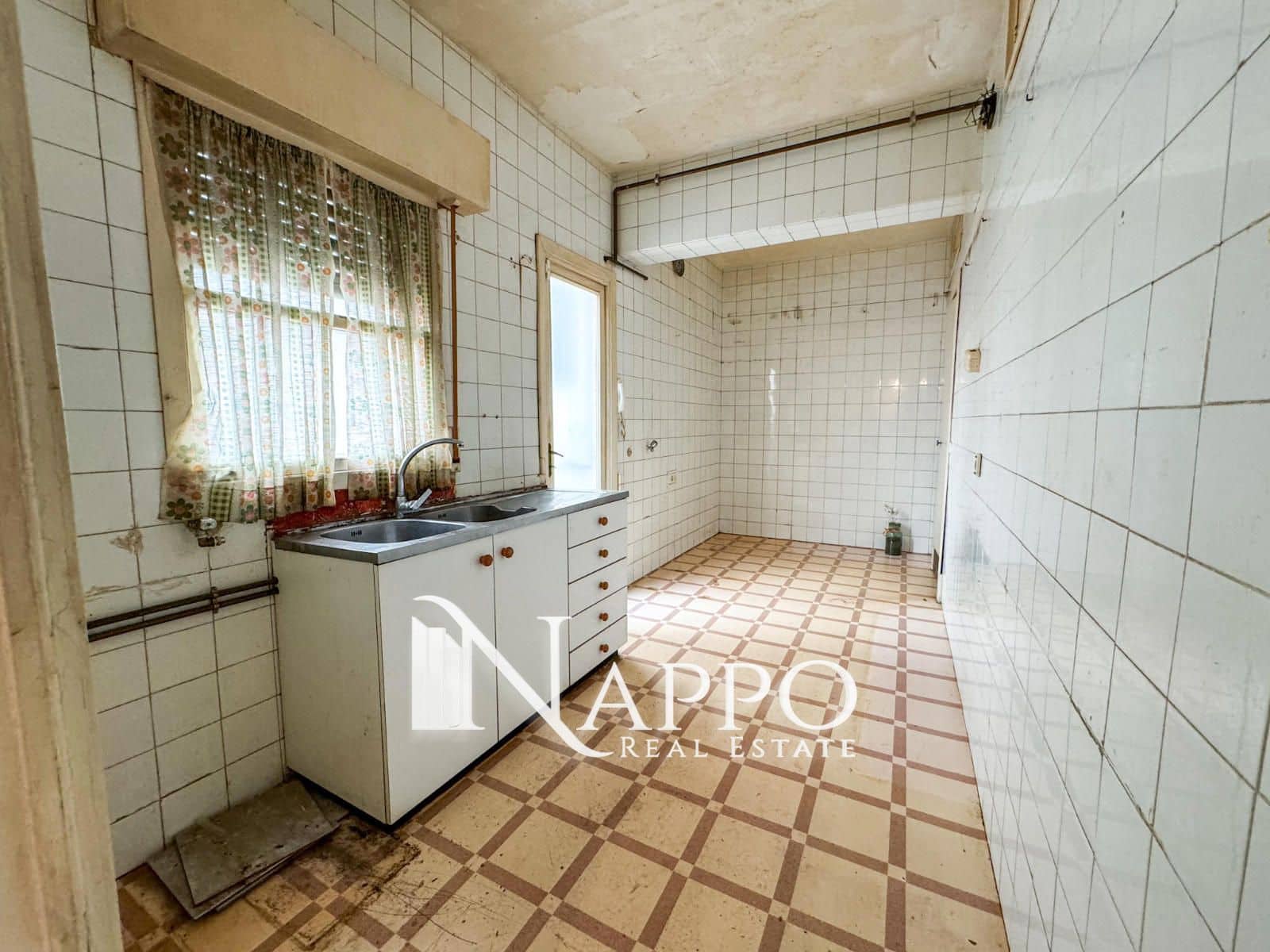 5 bedroom Flat for sale in Palma de Mallorca - € 899,000 (Ref: 8583292)