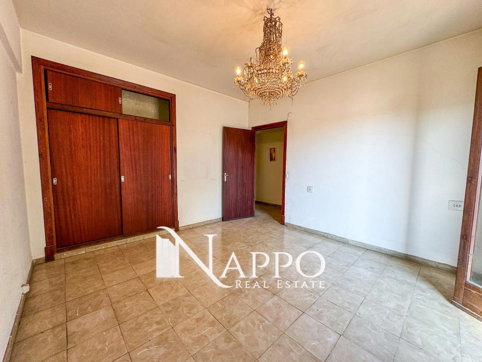 5 bedroom Flat for sale in Palma de Mallorca - € 899,000 (Ref: 8583292)