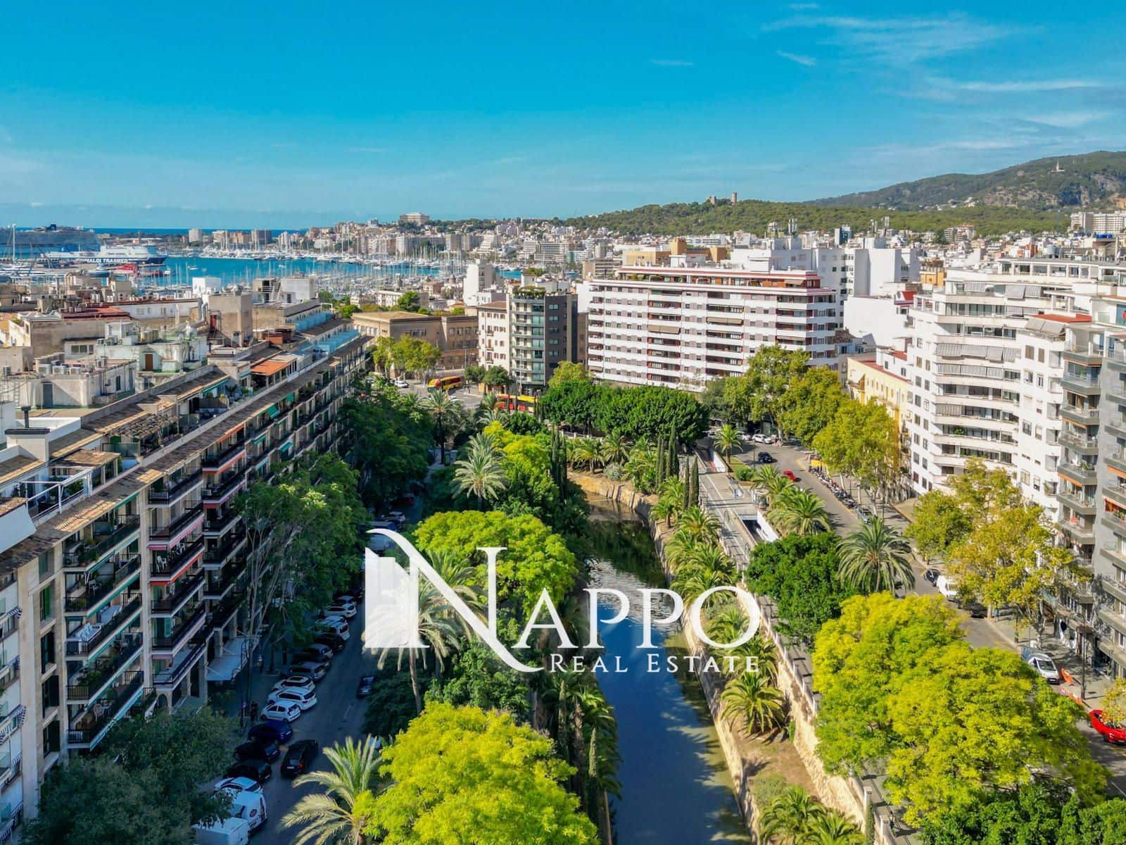 5 bedroom Flat for sale in Palma de Mallorca - € 899,000 (Ref: 8583292)