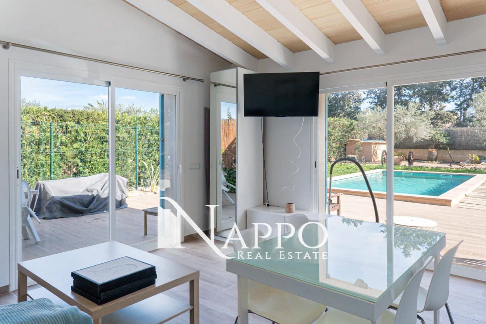 Chalet de 1 habitación en Alcúdia en alquiler con piscina garaje - 1.900 € (Ref: 8585545)