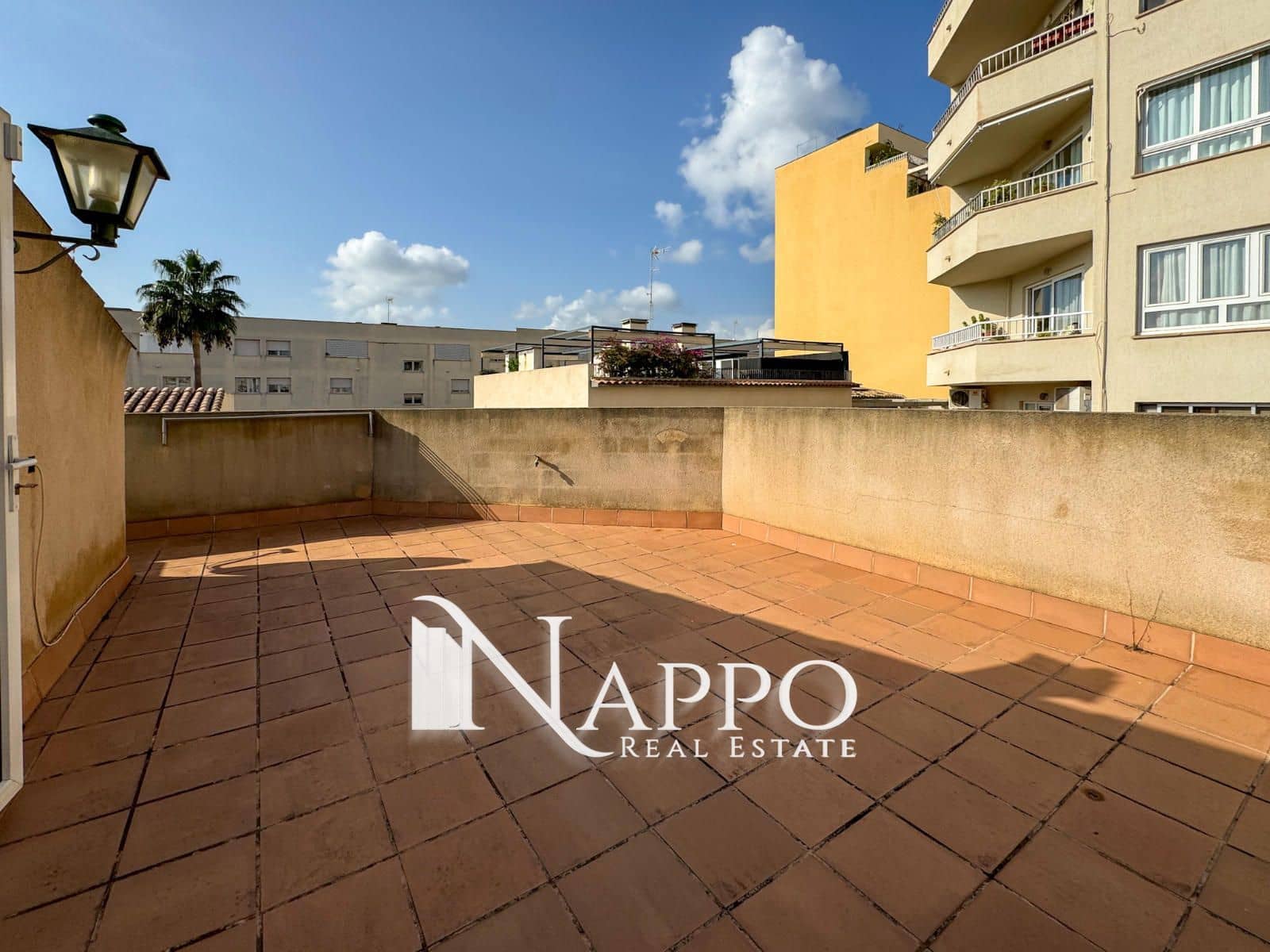 3 soverom Hus til leie i Palma de Mallorca med garasje - € 1 950 (Ref: 8685097)