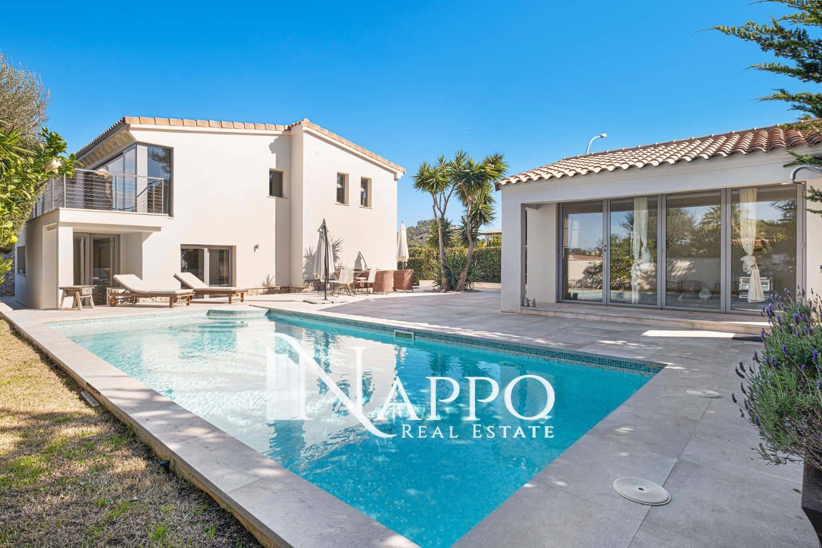 4 sypialnia Willa na sprzedaż w Santa Ponsa z basenem garażem - 3 500 000 € (Ref: 8756540)