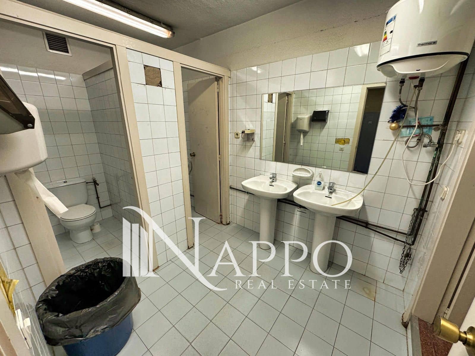 Erhverv til salg i Madrid by - € 990.000 (Ref: 8848769)