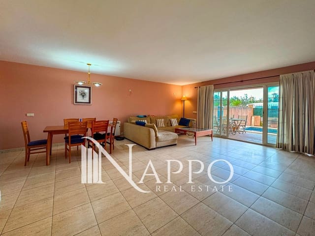 3 soveværelse Villa til salg i Sa Torre (Llucmajor), Llucmajor med swimmingpool garage - € 695.000 (Ref: 8967760)