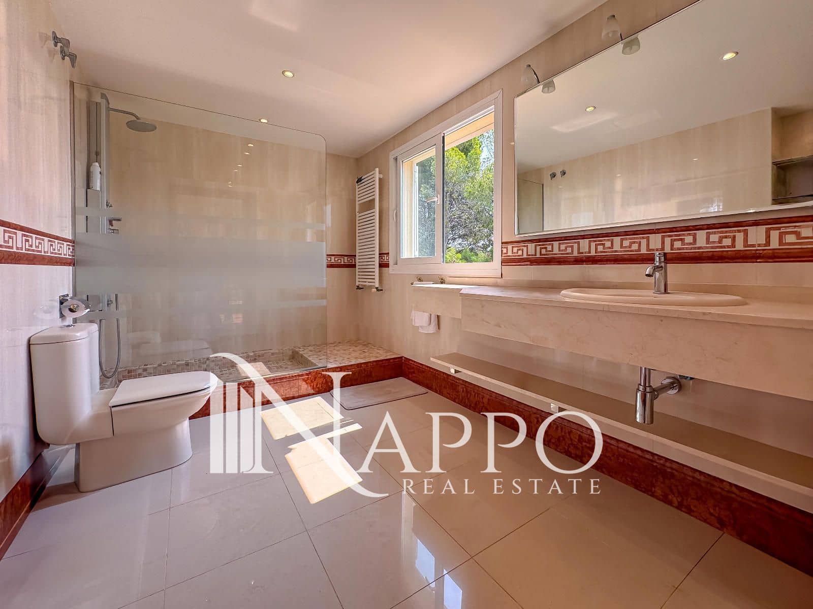 6 soveværelse Villa til salg i Palmanova med garage - € 2.550.000 (Ref: 9170538)