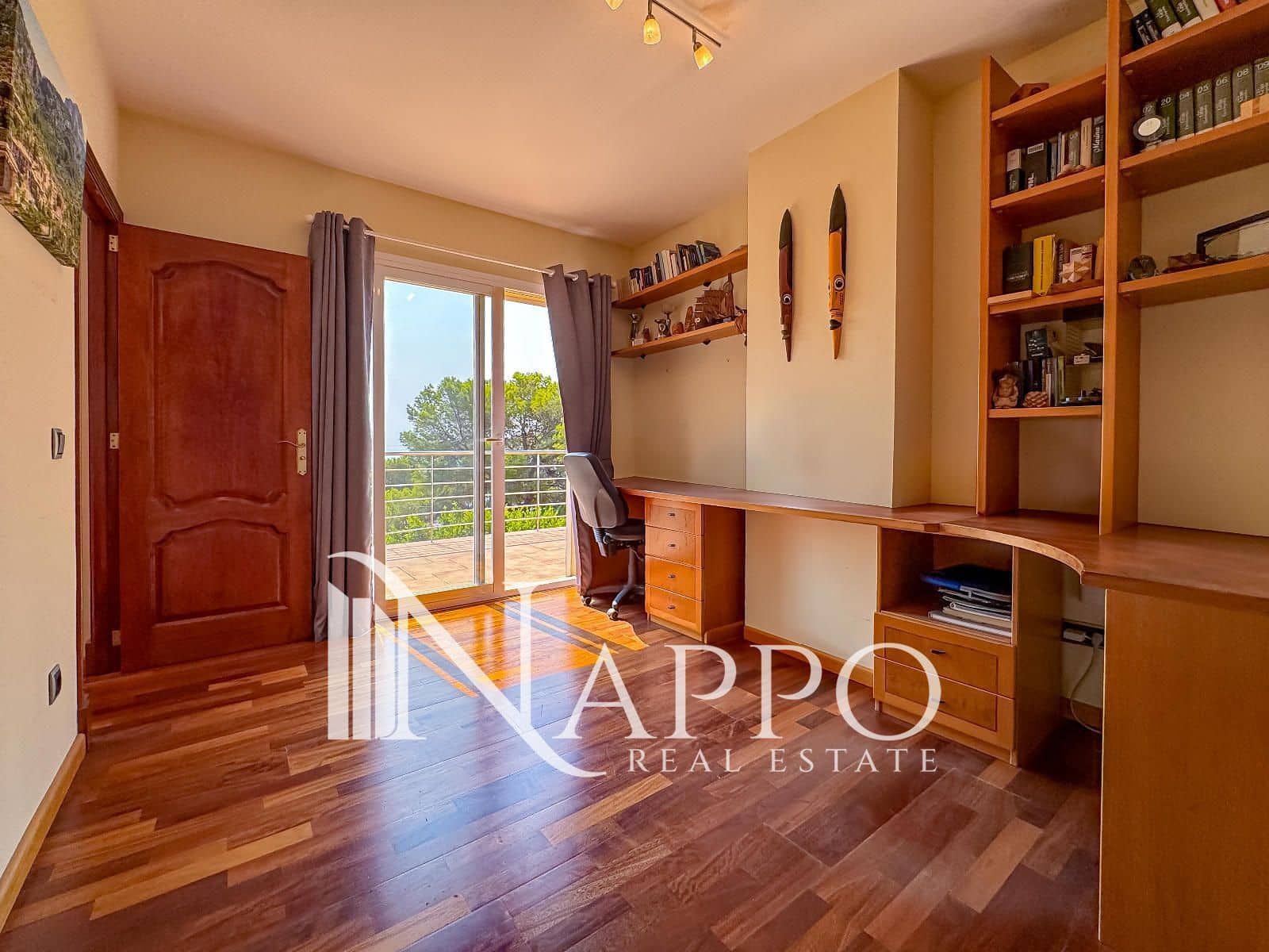 6 soveværelse Villa til salg i Palmanova med garage - € 2.550.000 (Ref: 9170538)